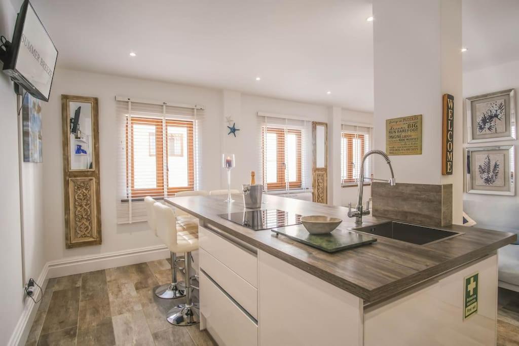 Summer Breeze Apartment, In The Historic Centre Of لاغوس المظهر الخارجي الصورة