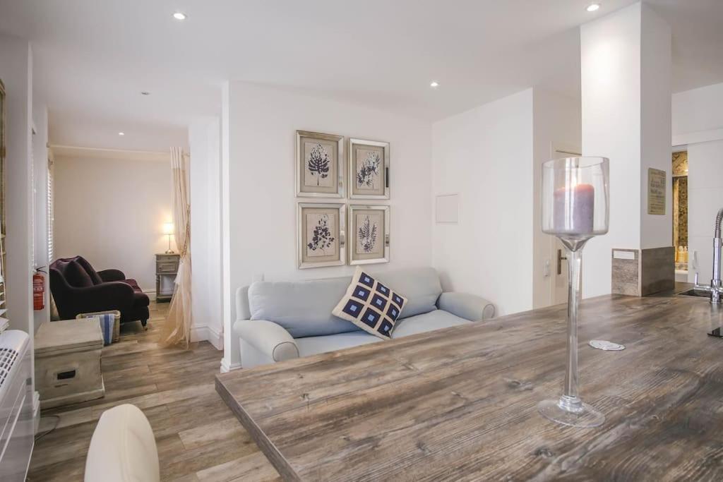 Summer Breeze Apartment, In The Historic Centre Of لاغوس المظهر الخارجي الصورة