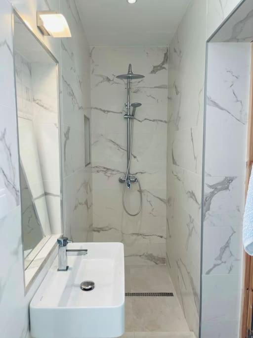 Summer Breeze Apartment, In The Historic Centre Of لاغوس المظهر الخارجي الصورة