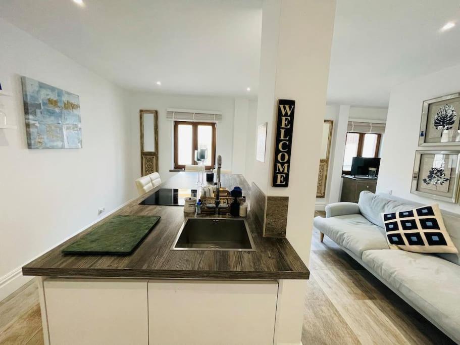Summer Breeze Apartment, In The Historic Centre Of لاغوس المظهر الخارجي الصورة