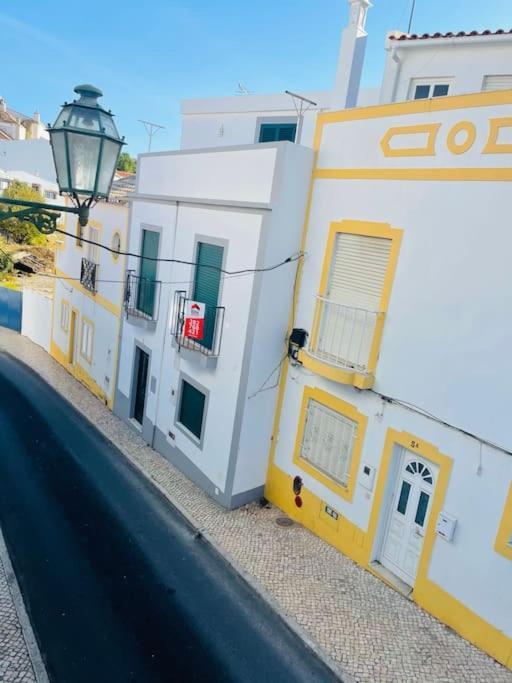 Summer Breeze Apartment, In The Historic Centre Of لاغوس المظهر الخارجي الصورة