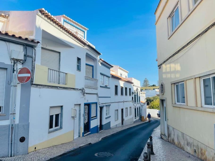 Summer Breeze Apartment, In The Historic Centre Of لاغوس المظهر الخارجي الصورة